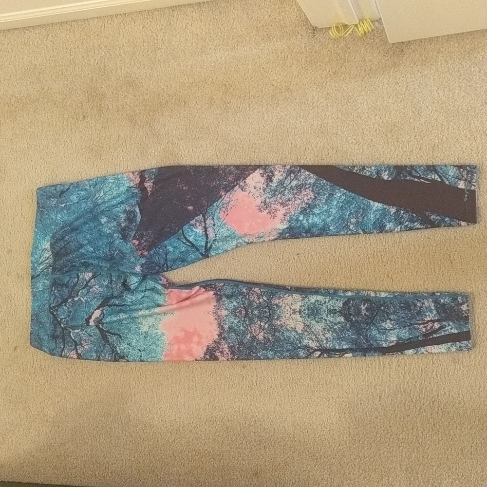 Colorful Reebok leggings size medium. - Picture 5 of 6